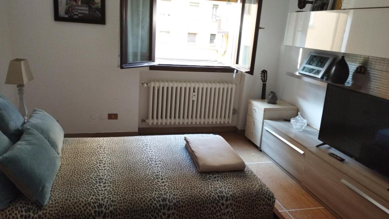 Appartamento Spazioso In Mazzini ボローニャ エクステリア 写真
